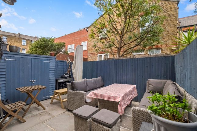 11, Dinsmore Road, London photo 4