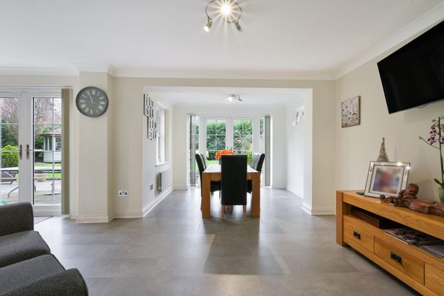 6, Wessels, Tadworth photo 4
