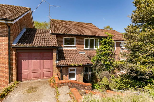 Thumbnail Detached house for sale in Hollingbourne Crescent, Crawley