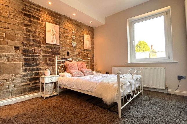 3, Oldham Road, Saddleworth photo 4