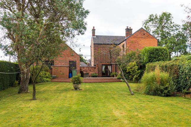 60 Loughborough Road, Coalville photo 2