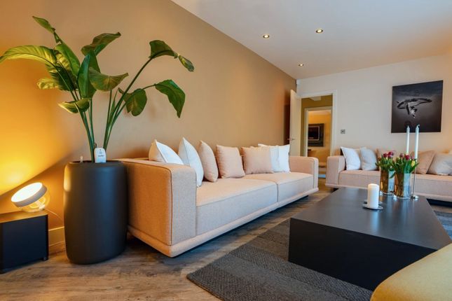 33, Willows Drive, Manchester photo 4