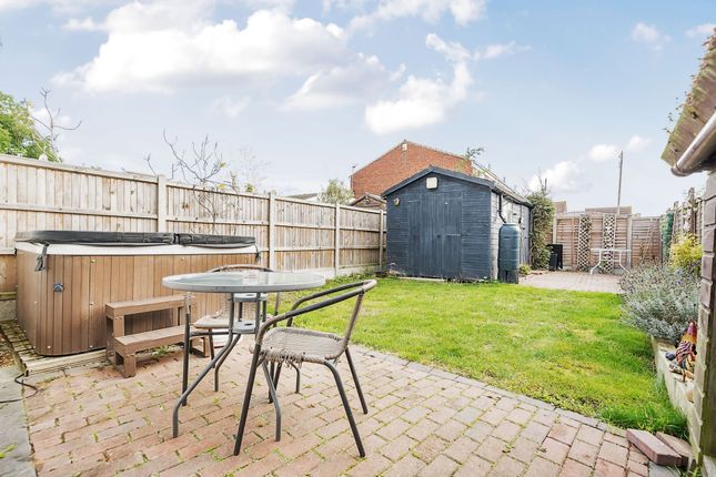 84 Bells Lane, Rochester photo 2