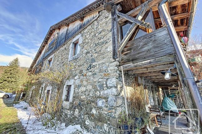 Chalet for sale in Rhône-Alpes, Haute-Savoie, Les Carroz D'arâches