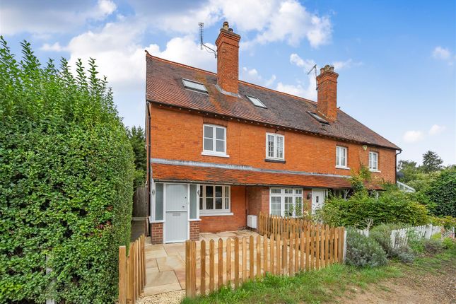 Thumbnail Cottage for sale in Bakers Row, Bakers Lane, Maidenhead