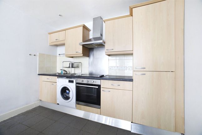 2 Artichoke Hill, London photo 4