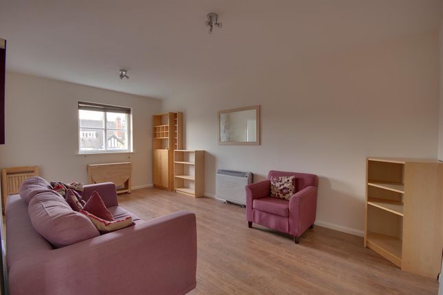 Flat for sale in Bowling Court, Mildred Avenue, Watford