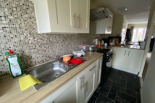 182, Oaktree Crescent, Bristol photo 5