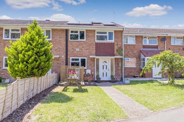 93, Crown Meadow, Colnbrook photo 3