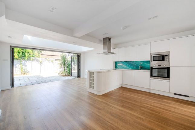 4, Woodend, Esher photo 2