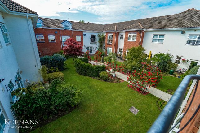 21, Bamford Mews, Norden Road, Rochdale photo 2