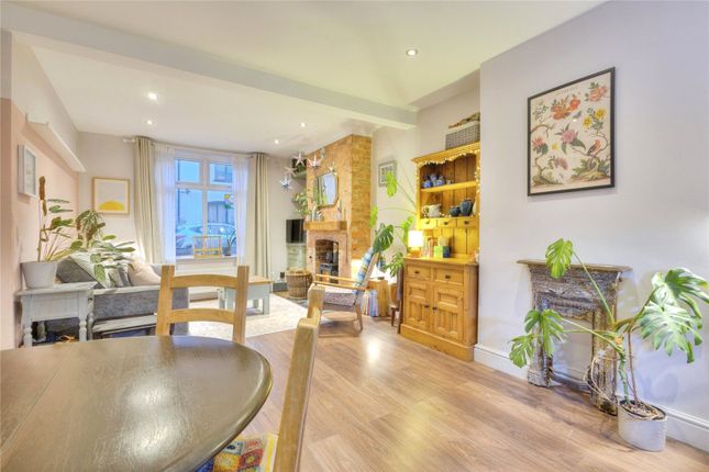 16, Beechwood Road, Northamptonshire photo 4