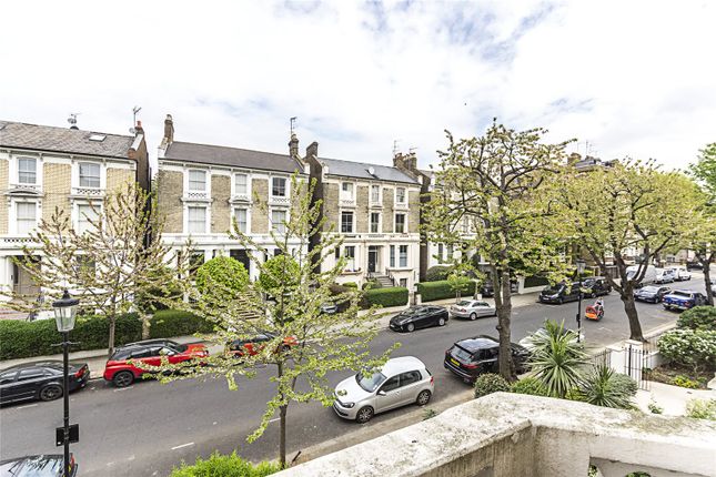 Flat for sale in Oxford Gardens, London