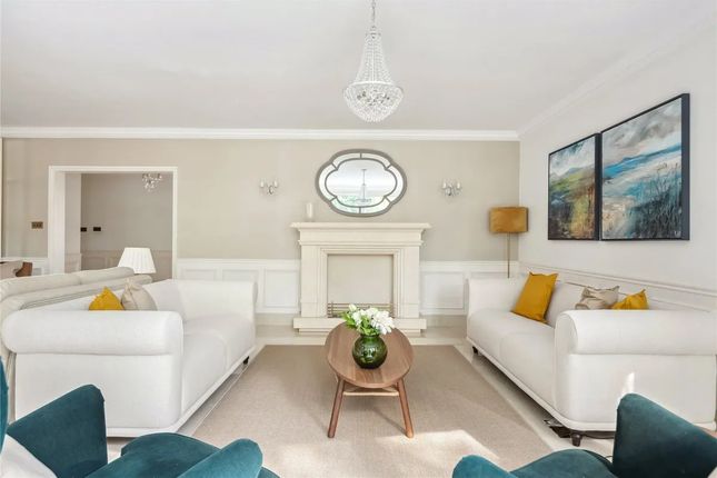 1 Castleacre 15, Hyde Park Crescent, London photo 2