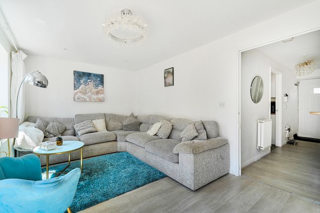 5, Wincombe Road, Swindon photo 4