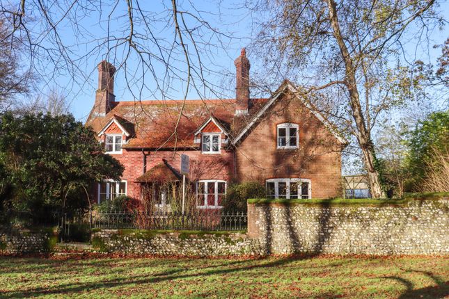 Thumbnail Detached house for sale in The Avenue, Alresford