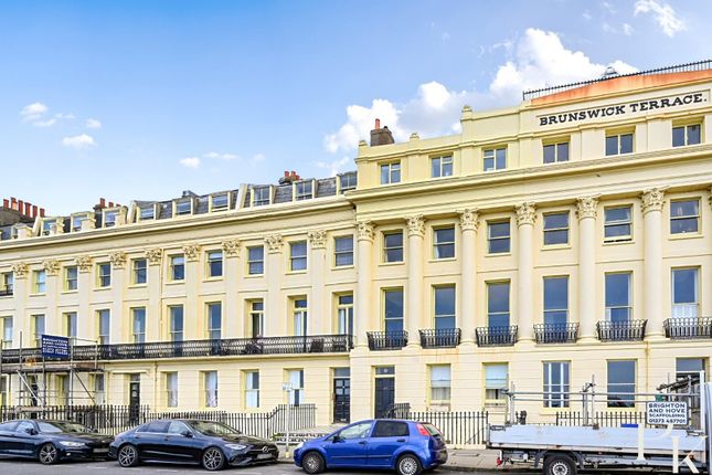 Flt 5, 27 Brunswick Terrace, Bn3 (7).Jpg