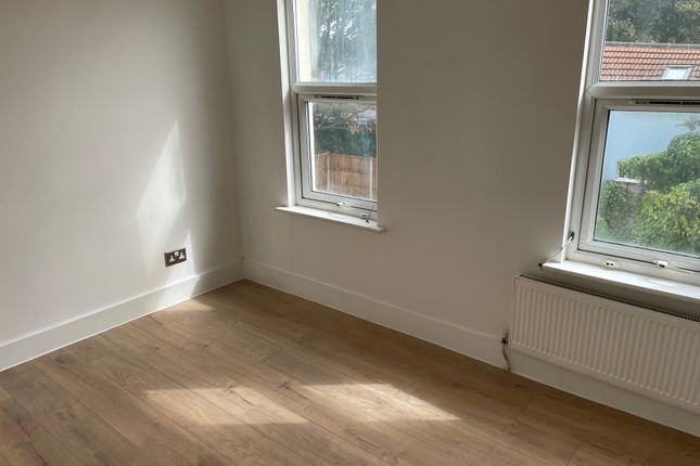 16A, Brightwell Avenue, Westcliff-on-Sea photo 4