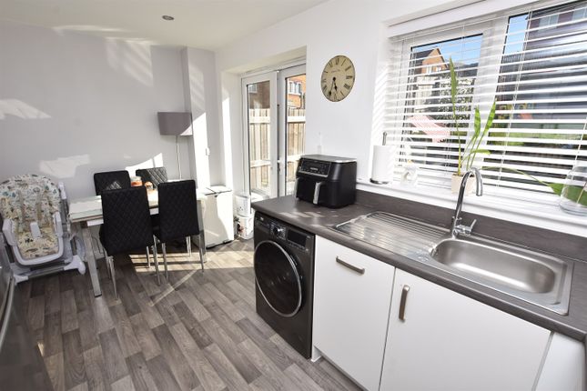 19, Rebecca Close, Sutton-In-Ashfield photo 3