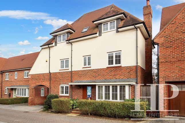 Thumbnail Detached house for sale in Kilnwood Close, Faygate