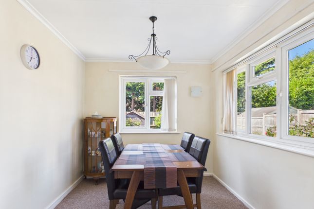 11, Mansions Close, Southam photo 3