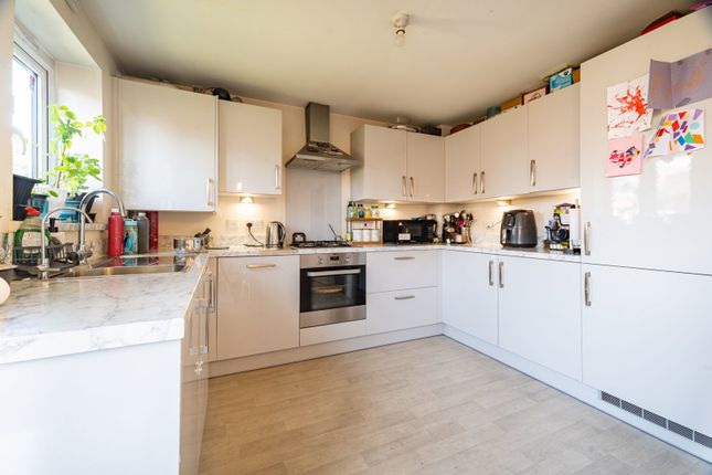 40, Kitchener Drive,, Milton Keynes photo 5