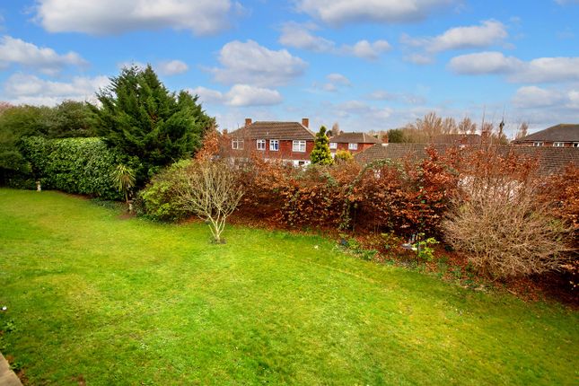 Property for sale in Farm Close, Staines-Upon-Thames