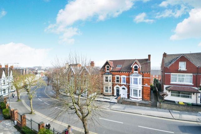 Flat for sale in Victoria Road, Swindon, Wiltshire
