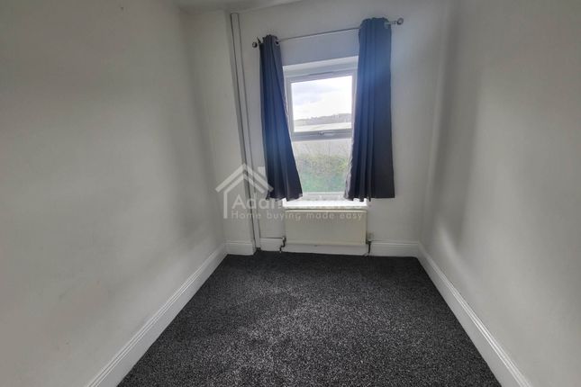 9, Bretton Street, Dewsbury photo 4
