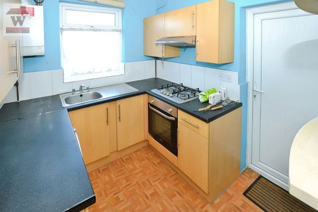 174, Heath Road, Hounslow photo 2