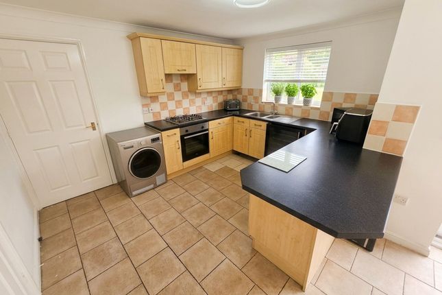 3 Larmouth Court, Crook photo 3