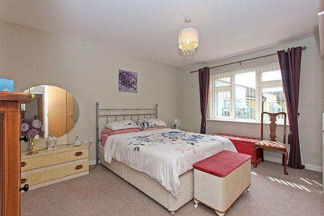 Flat for sale in North Street, Milton Regis, Sittingbourne, Kent