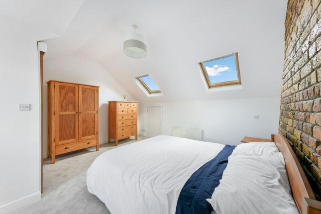 2-bed flat on Top Floor Flat, 135, Russell Road, London, £525,000