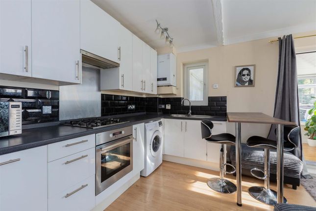 26, Haig Drive, Slough photo 4