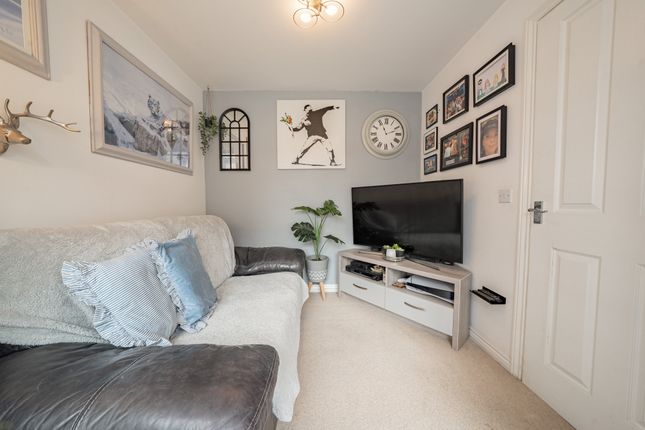9 Percival Way, Leicester photo 3