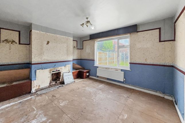 12 Derbyshire Avenue, Manchester photo 4