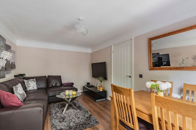 75, Brickett Close, Ruislip photo 4