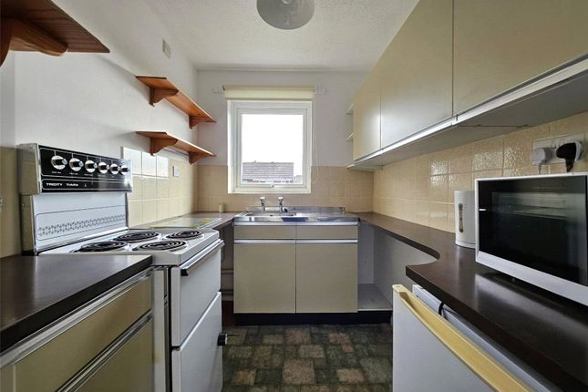 Flat F, 70, Comet Way, Dorset photo 4