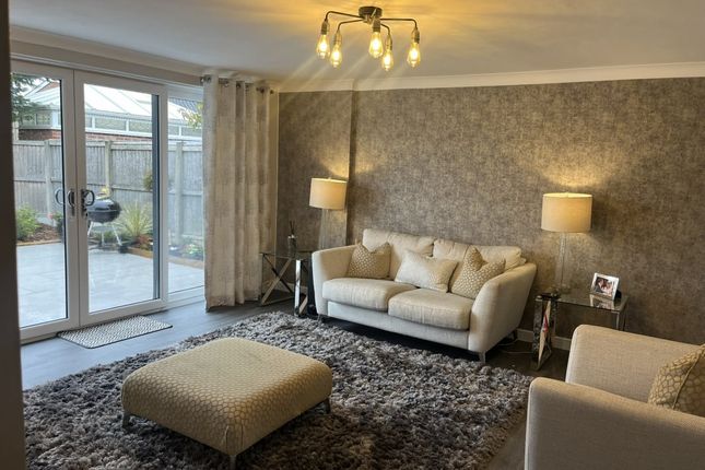 60 Hall Park Drive, Lytham St. Annes photo 4