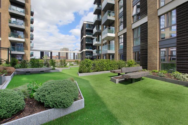 Flat for sale in Wilson House, 94 York Road, Battersea, London