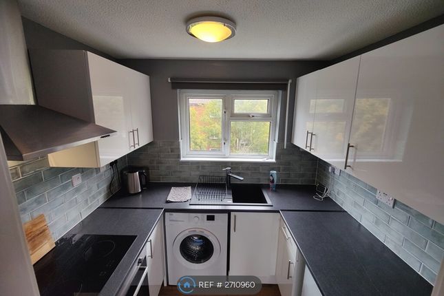 Kirkstall Close, Swindon photo 4