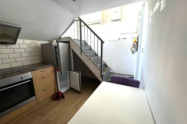 Two Double Room Close To Ilford Station- 1550 Pcm