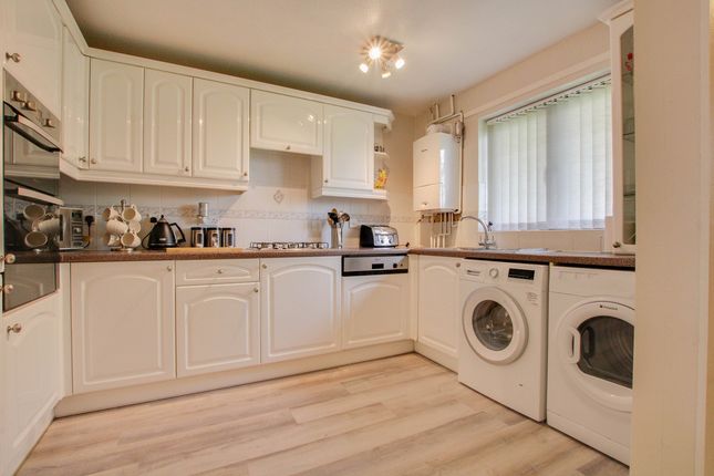 End terrace house for sale in Malyons Place, Basildon