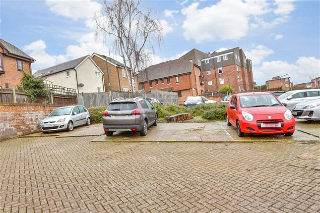 Woodstock Road Strood, Rochester photo 2