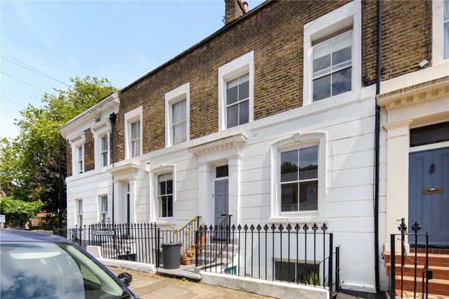 Flat for sale in Cephas Avenue, Stepney, London