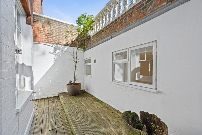 Flat for sale in Addison Gardens, London