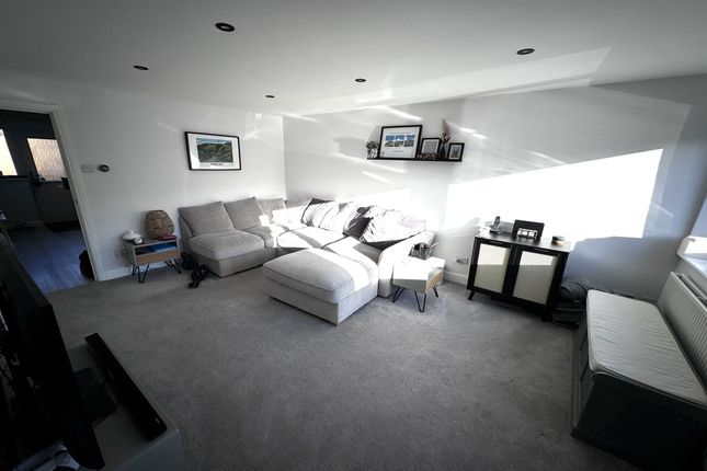 46 Frith View, High Peak photo 2