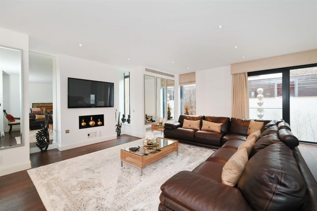 Thumbnail Property to rent in Gloucester Avenue, Primrose Hill