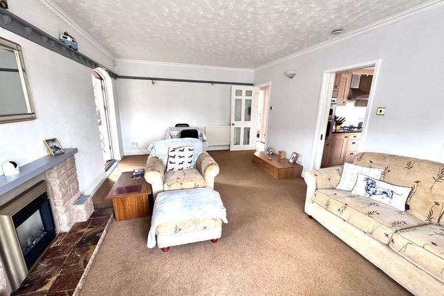 8, Launceston Drive, Nuneaton photo 4