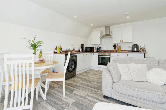 Flat 10A, 100, South Eastern Road, Kent photo 4